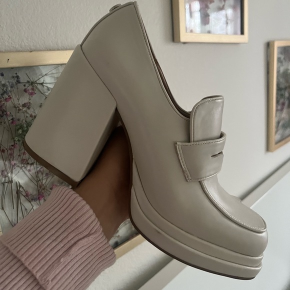 Steve Madden cream  platform heel loafer size 9 - Picture 6 of 10